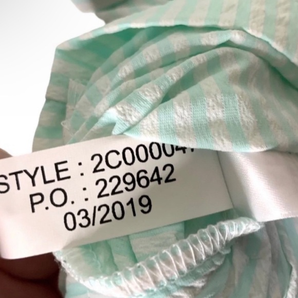 NWT Vineyard Vines Performance Size 14 UPF30 Seersucker Moisture Wicking Romper - Picture 9 of 10